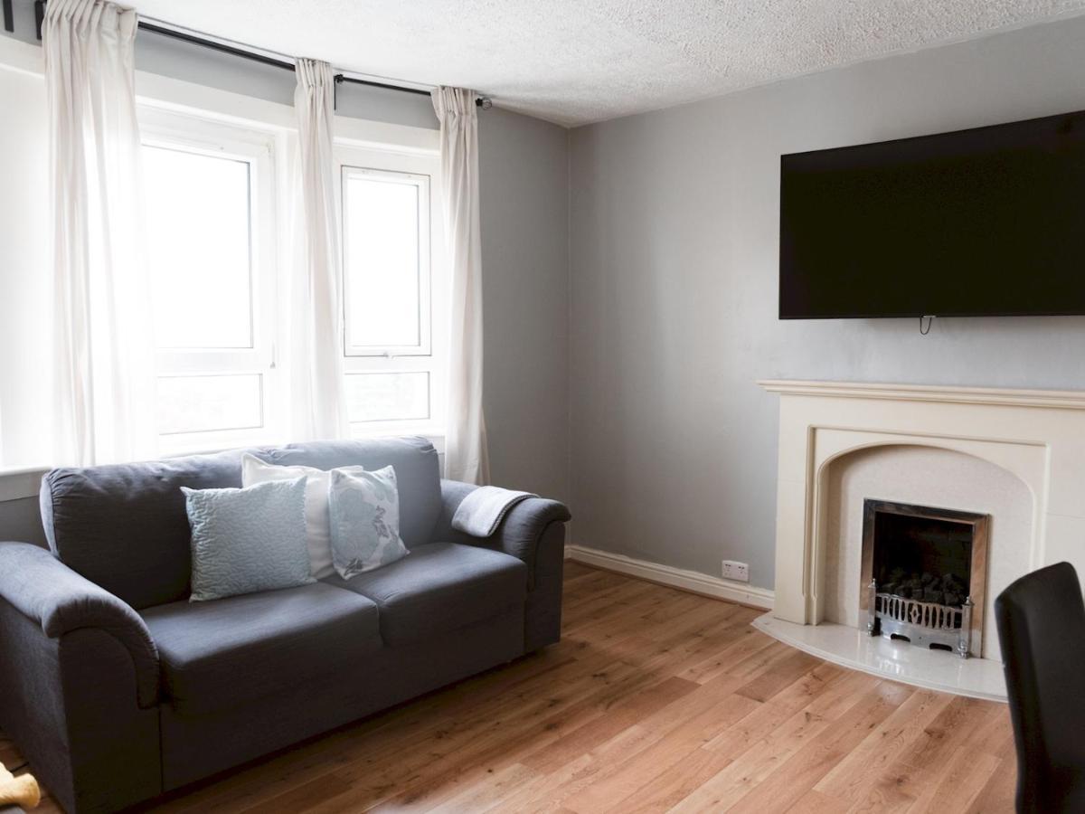 Pass The Keys Cozy Two Bed Flat Near Glasgow Airport & Paisley Extérieur photo