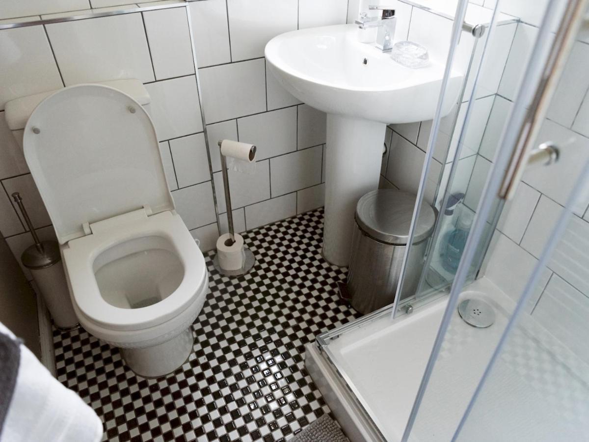 Pass The Keys Cozy Two Bed Flat Near Glasgow Airport & Paisley Extérieur photo
