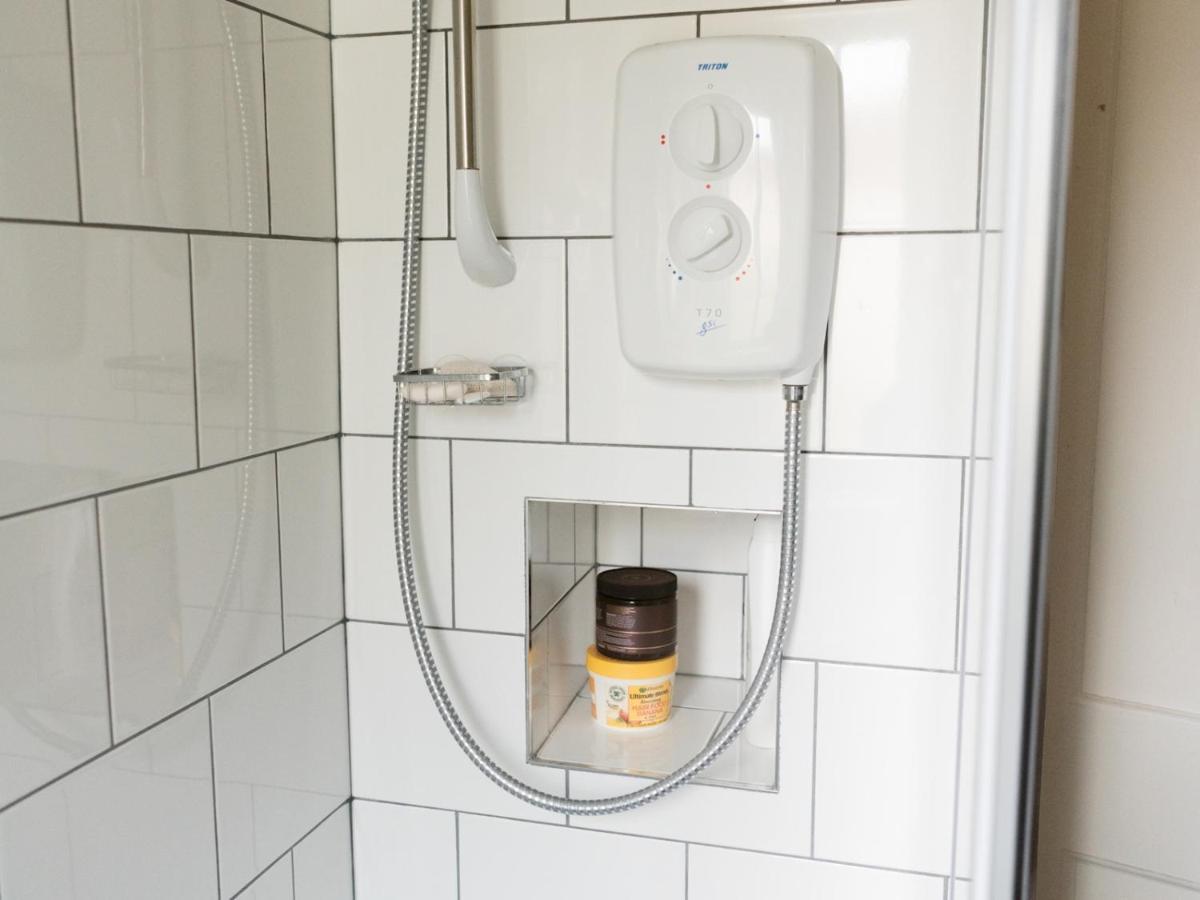 Pass The Keys Cozy Two Bed Flat Near Glasgow Airport & Paisley Extérieur photo