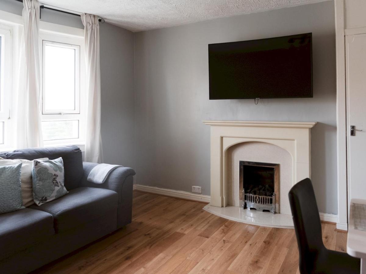 Pass The Keys Cozy Two Bed Flat Near Glasgow Airport & Paisley Extérieur photo